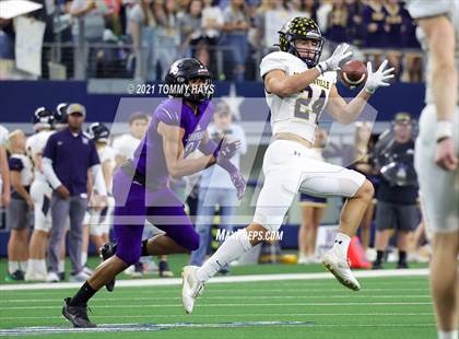 Thumbnail 2 in Stephenville vs. LBJ Austin (UIL Football 4A D1 Finals) photogallery.