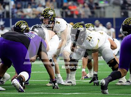 Thumbnail 2 in Stephenville vs. LBJ Austin (UIL Football 4A D1 Finals) photogallery.