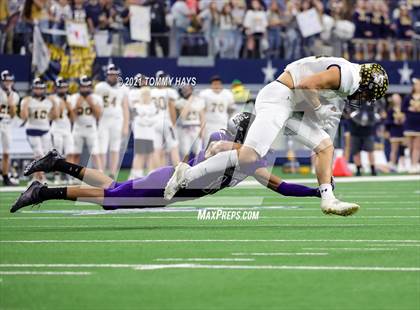 Thumbnail 2 in Stephenville vs. LBJ Austin (UIL Football 4A D1 Finals) photogallery.