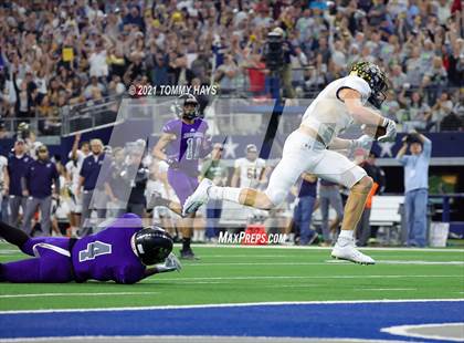 Thumbnail 3 in Stephenville vs. LBJ Austin (UIL Football 4A D1 Finals) photogallery.