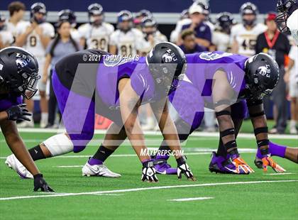 Thumbnail 1 in Stephenville vs. LBJ Austin (UIL Football 4A D1 Finals) photogallery.