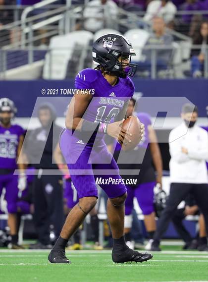 Thumbnail 2 in Stephenville vs. LBJ Austin (UIL Football 4A D1 Finals) photogallery.