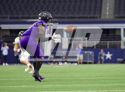 Thumbnail 1 in Stephenville vs. LBJ Austin (UIL Football 4A D1 Finals) photogallery.