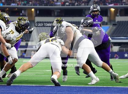 Thumbnail 3 in Stephenville vs. LBJ Austin (UIL Football 4A D1 Finals) photogallery.