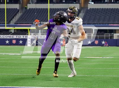 Thumbnail 2 in Stephenville vs. LBJ Austin (UIL Football 4A D1 Finals) photogallery.
