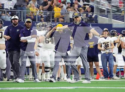 Thumbnail 2 in Stephenville vs. LBJ Austin (UIL Football 4A D1 Finals) photogallery.