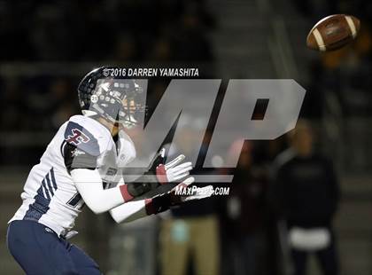 Thumbnail 1 in De La Salle vs. Freedom (CIF NCS Open Division Final) photogallery.