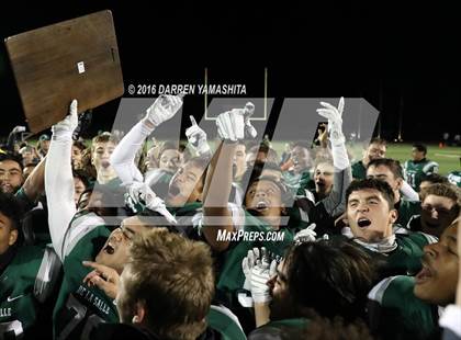 Thumbnail 3 in De La Salle vs. Freedom (CIF NCS Open Division Final) photogallery.