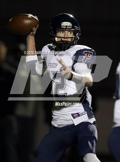 Thumbnail 3 in De La Salle vs. Freedom (CIF NCS Open Division Final) photogallery.