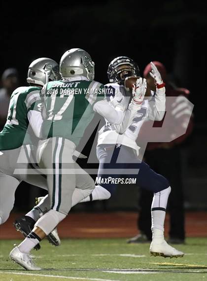 Thumbnail 3 in De La Salle vs. Freedom (CIF NCS Open Division Final) photogallery.