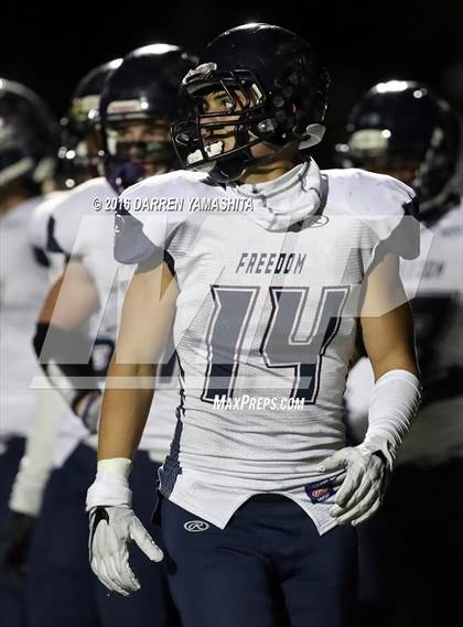 Thumbnail 2 in De La Salle vs. Freedom (CIF NCS Open Division Final) photogallery.