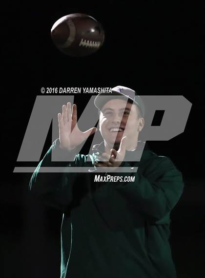 Thumbnail 2 in De La Salle vs. Freedom (CIF NCS Open Division Final) photogallery.