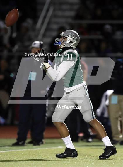 Thumbnail 3 in De La Salle vs. Freedom (CIF NCS Open Division Final) photogallery.