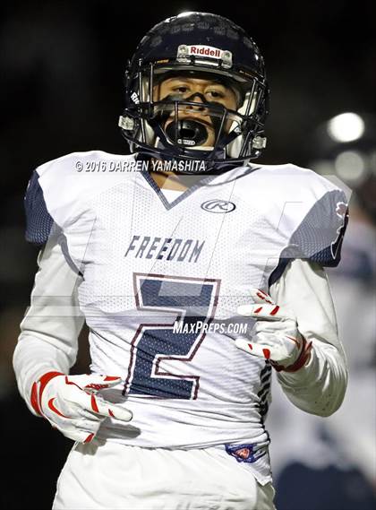 Thumbnail 3 in De La Salle vs. Freedom (CIF NCS Open Division Final) photogallery.