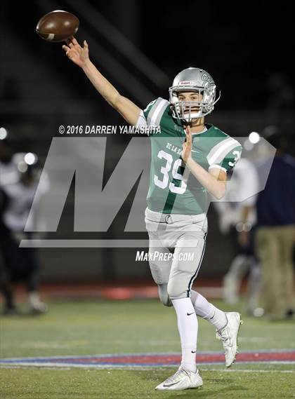 Thumbnail 2 in De La Salle vs. Freedom (CIF NCS Open Division Final) photogallery.