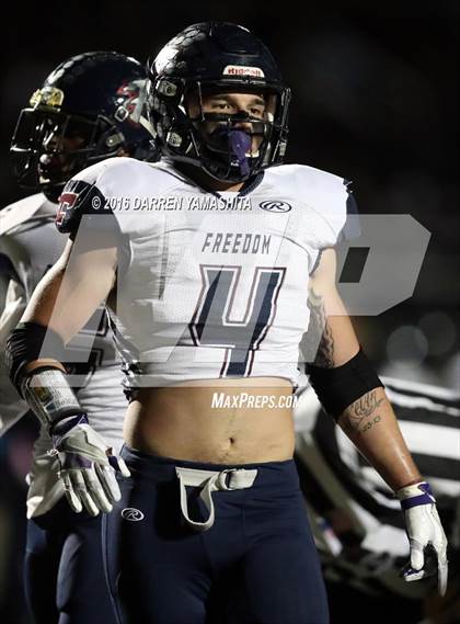 Thumbnail 2 in De La Salle vs. Freedom (CIF NCS Open Division Final) photogallery.