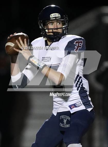 Thumbnail 1 in De La Salle vs. Freedom (CIF NCS Open Division Final) photogallery.