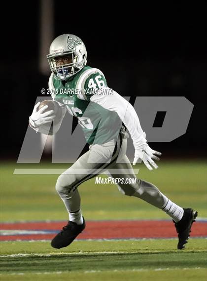 Thumbnail 1 in De La Salle vs. Freedom (CIF NCS Open Division Final) photogallery.