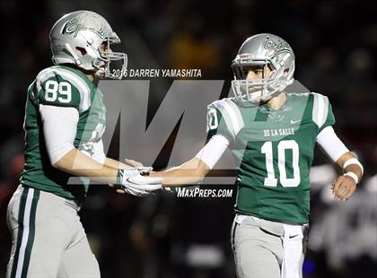 Thumbnail 2 in De La Salle vs. Freedom (CIF NCS Open Division Final) photogallery.