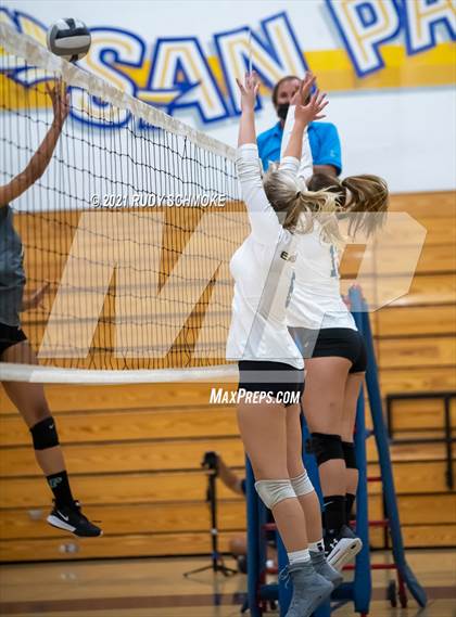 Thumbnail 1 in Poway @ San Pasqual photogallery.