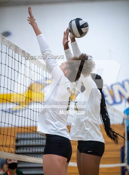 Thumbnail 3 in Poway @ San Pasqual photogallery.