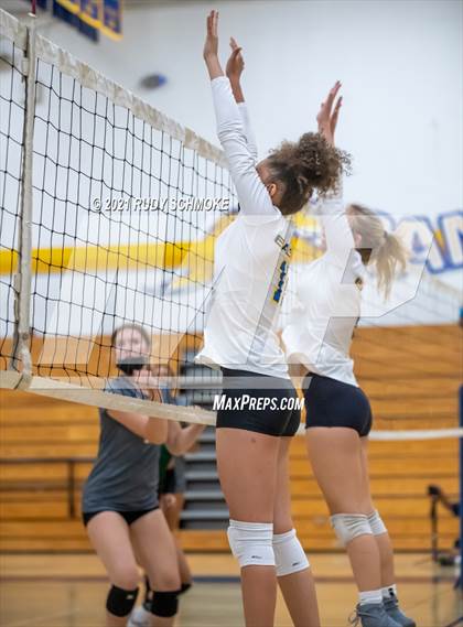 Thumbnail 3 in Poway @ San Pasqual photogallery.