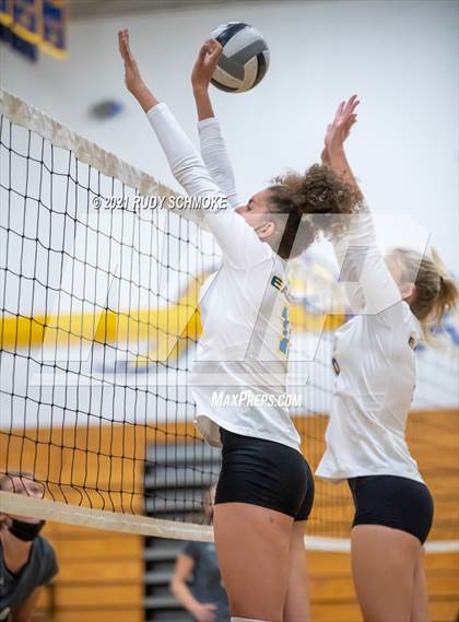 Thumbnail 3 in Poway @ San Pasqual photogallery.