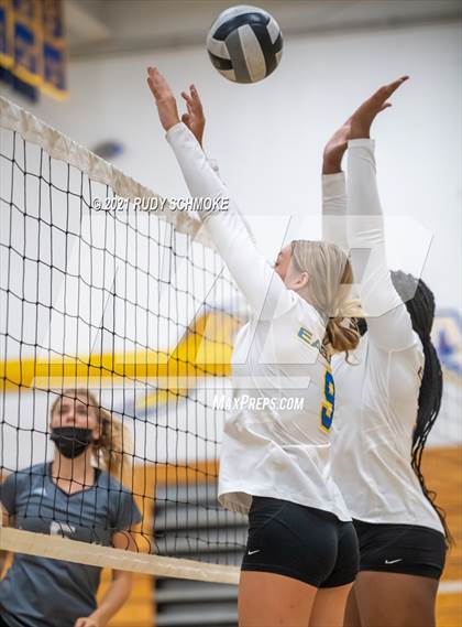 Thumbnail 2 in Poway @ San Pasqual photogallery.
