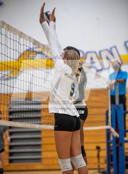 Thumbnail 1 in Poway @ San Pasqual photogallery.