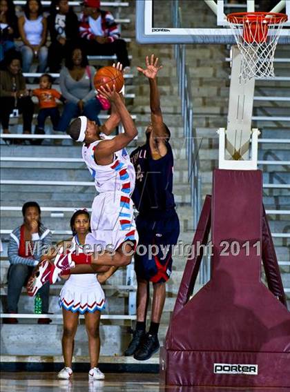 Thumbnail 2 in Carter vs. Kimball photogallery.