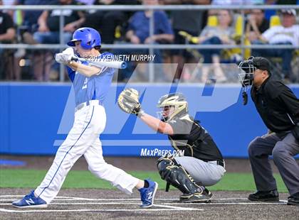 Thumbnail 2 in Cleburne vs Midlothian (UIL 5A Regional Quarterfinal Game 2) photogallery.
