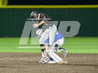 Thumbnail 3 in Cleburne vs Midlothian (UIL 5A Regional Quarterfinal Game 2) photogallery.