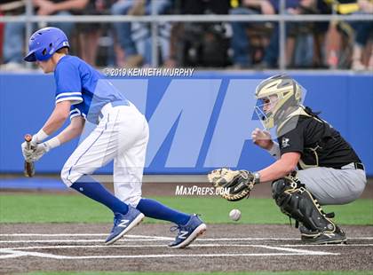 Thumbnail 1 in Cleburne vs Midlothian (UIL 5A Regional Quarterfinal Game 2) photogallery.