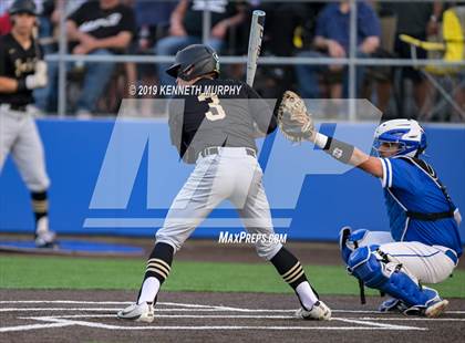 Thumbnail 1 in Cleburne vs Midlothian (UIL 5A Regional Quarterfinal Game 2) photogallery.