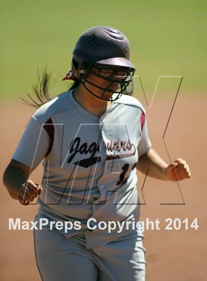 Thumbnail 3 in Desert View vs Sabino (Tucson High Badger Invitational) photogallery.