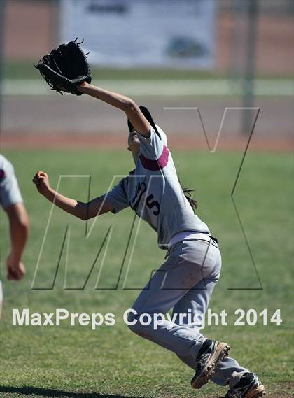 Thumbnail 2 in Desert View vs Sabino (Tucson High Badger Invitational) photogallery.