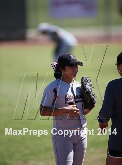 Thumbnail 2 in Desert View vs Sabino (Tucson High Badger Invitational) photogallery.