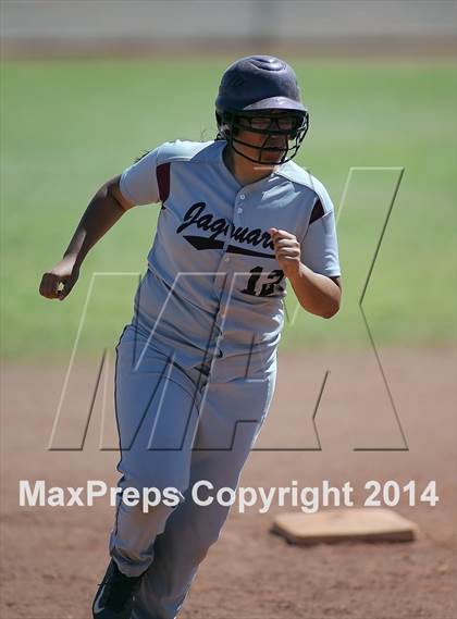 Thumbnail 1 in Desert View vs Sabino (Tucson High Badger Invitational) photogallery.