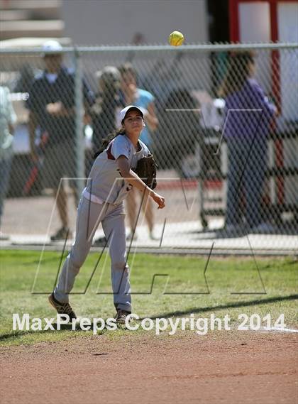 Thumbnail 3 in Desert View vs Sabino (Tucson High Badger Invitational) photogallery.