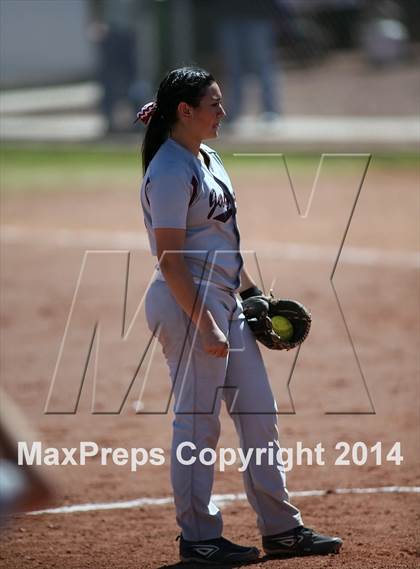 Thumbnail 1 in Desert View vs Sabino (Tucson High Badger Invitational) photogallery.