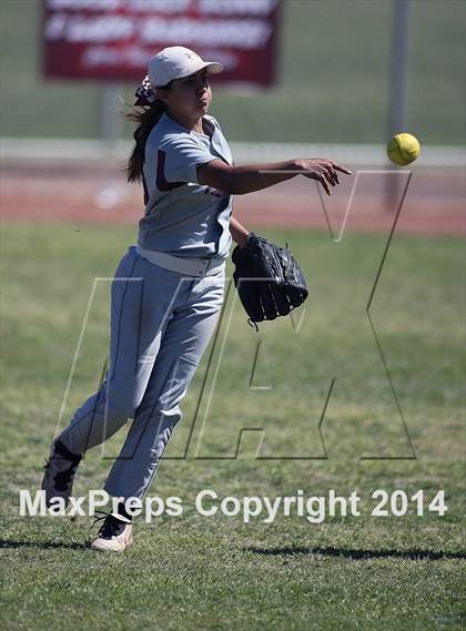 Thumbnail 1 in Desert View vs Sabino (Tucson High Badger Invitational) photogallery.