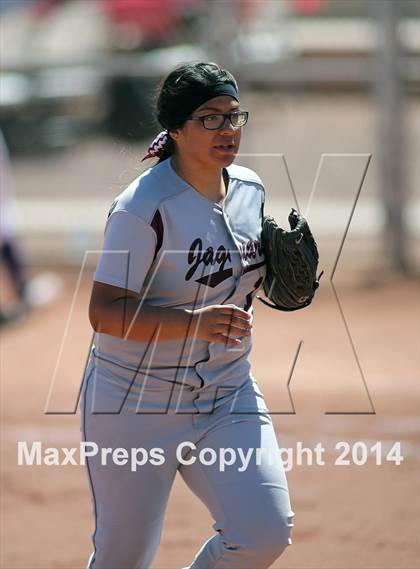 Thumbnail 1 in Desert View vs Sabino (Tucson High Badger Invitational) photogallery.