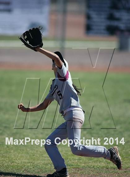 Thumbnail 1 in Desert View vs Sabino (Tucson High Badger Invitational) photogallery.