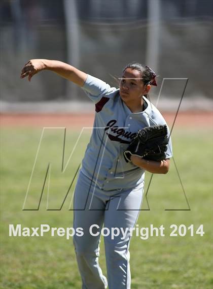 Thumbnail 3 in Desert View vs Sabino (Tucson High Badger Invitational) photogallery.