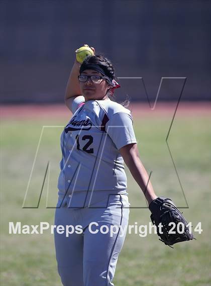 Thumbnail 2 in Desert View vs Sabino (Tucson High Badger Invitational) photogallery.
