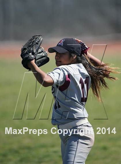 Thumbnail 2 in Desert View vs Sabino (Tucson High Badger Invitational) photogallery.