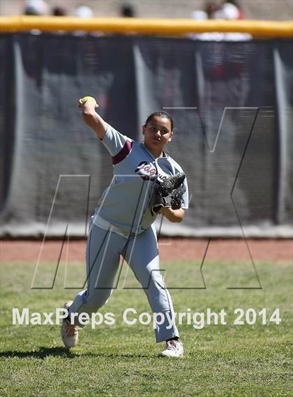Thumbnail 2 in Desert View vs Sabino (Tucson High Badger Invitational) photogallery.