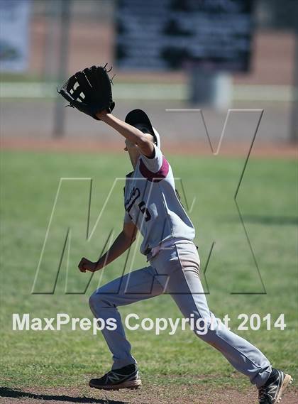 Thumbnail 3 in Desert View vs Sabino (Tucson High Badger Invitational) photogallery.