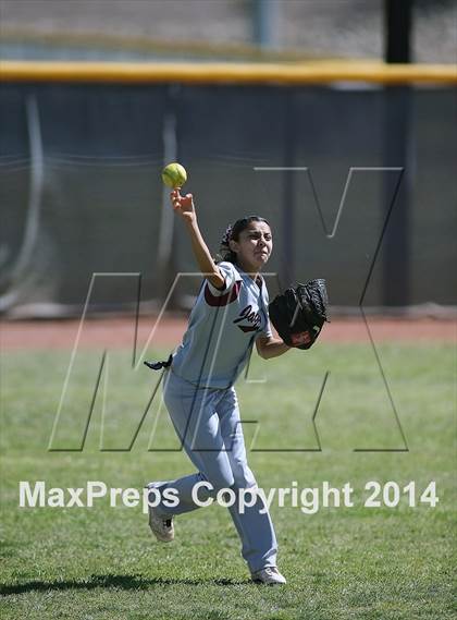 Thumbnail 2 in Desert View vs Sabino (Tucson High Badger Invitational) photogallery.