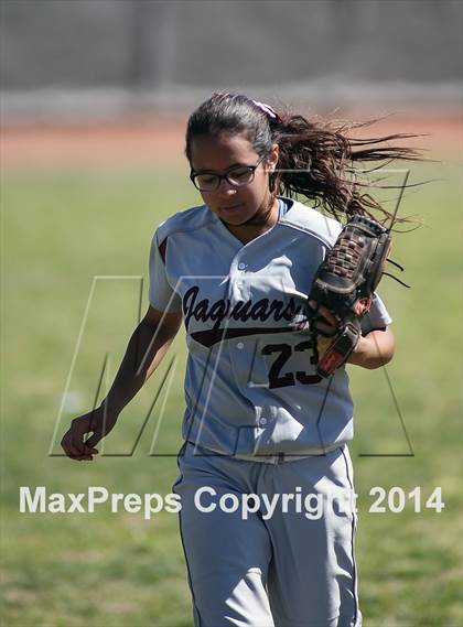 Thumbnail 3 in Desert View vs Sabino (Tucson High Badger Invitational) photogallery.